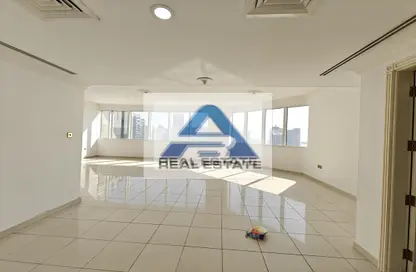 Apartment - 4 Bedrooms - 5 Bathrooms for rent in Corniche Road - Abu Dhabi