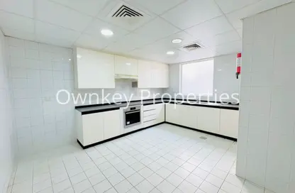 Apartment - 3 Bedrooms - 4 Bathrooms for rent in Golden Sands 8 - Mankhool - Bur Dubai - Dubai