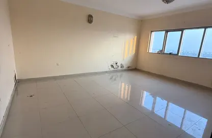 Apartment - 3 Bedrooms - 3 Bathrooms for rent in Downtown Fujairah - Fujairah