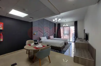 صورة لـ غرفة المعيشة / غرفة الطعام شقة - 1 حمام للايجار في برج سفير - دبي مارينا - دبي ، صورة رقم 1