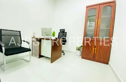 Office Space - Studio - 1 Bathroom for rent in Red Avenue - Al Garhoud - Dubai