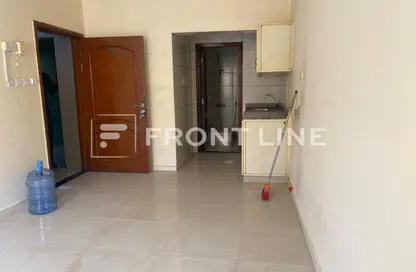 Apartment - Studio - 1 Bathroom for rent in Al Souk Al Kabeer - Bur Dubai - Dubai