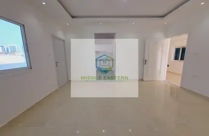 Empty Room image for: Apartment - 1 Bathroom for rent in Palm Oasis villas - Palm Oasis - Al Mushrif - Abu Dhabi, Image 1
