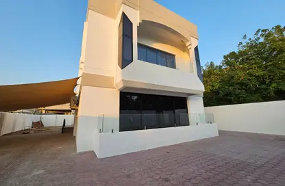 Villa - 4 Bedrooms - 6 Bathrooms for rent in Umm Suqeim 2 - Umm Suqeim - Dubai