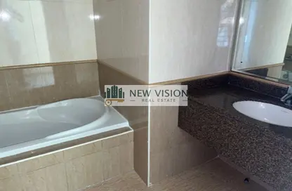 Apartment - 3 Bedrooms - 3 Bathrooms for rent in Riviera Tower - Al Khan Corniche - Al Khan - Sharjah Apartment - 3 Bedrooms - 3 Bathrooms for rent in Riviera Tower - Al Khan Corniche - Al Khan - Sharjah