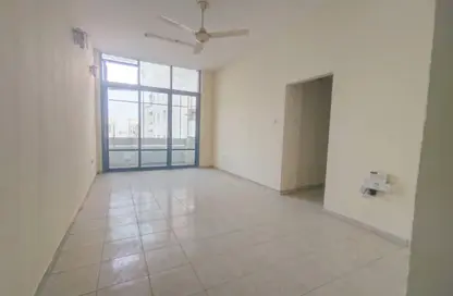 شقة - 2 غرف نوم - 2 حمامات للايجار في بناية البطينة 9 - البطينة - الشارقة
