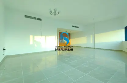 Apartment - 2 Bedrooms - 3 Bathrooms for rent in New Al Taawun Road - Al Taawun - Sharjah