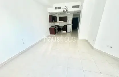 Apartment - Studio for rent in The Court Tower - Business Bay - Dubai