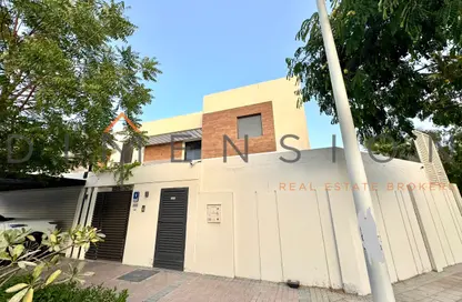Villa - 5 Bedrooms - 6 Bathrooms for sale in West Yas - Yas Island - Abu Dhabi