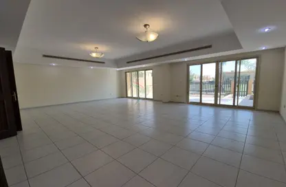 فيلا - 4 غرف نوم - 6 حمامات للايجار في بيدا بن عمار - اشارج - العين فيلا - 4 غرف نوم - 6 حمامات للايجار في بيدا بن عمار - اشارج - العين