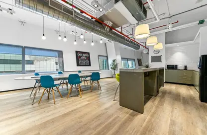 مكتب - استوديو - 4 حمامات للايجار في خليج آيريس - الخليج التجاري - دبي