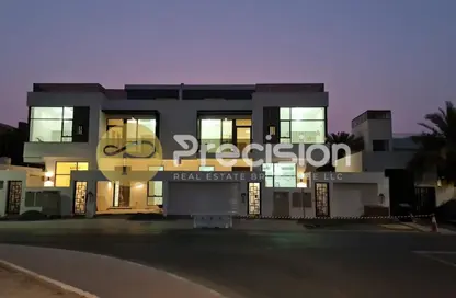 Villa - 6 Bedrooms - 7 Bathrooms for rent in Jumeirah 1 - Jumeirah - Dubai