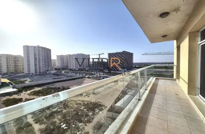 Apartment - 2 Bedrooms - 3 Bathrooms for sale in Mazaya 28 - Queue Point - Dubai Land - Dubai