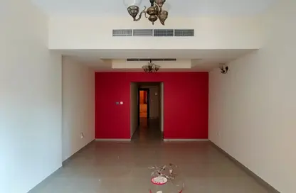 شقة - غرفة نوم - 2 حمامات للايجار في التعاون 1 - أبراج التعاون - الخان - الشارقة