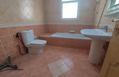 Apartment - Studio - 1 Bathroom for rent in Al Saada Street - Al Mushrif - Abu Dhabi