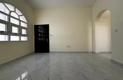 شقة - غرفة نوم - 1 حمام للايجار في مدينة شخبوط - أبوظبي شقة - غرفة نوم - 1 حمام للايجار في مدينة شخبوط - أبوظبي