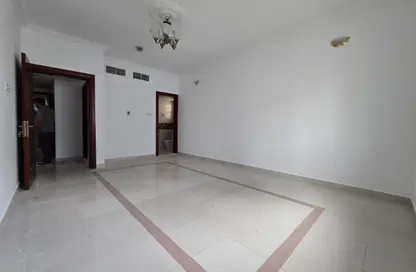 شقة - 2 غرف نوم - 4 حمامات للايجار في مساكن كورنيش عجمان - طريق كورنيش عجمان - عجمان