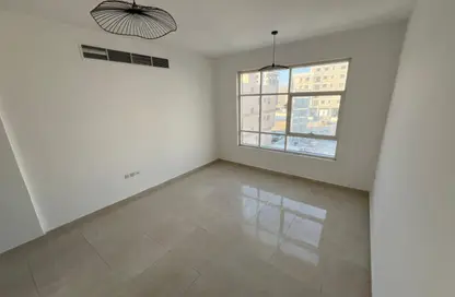 شقة - غرفة نوم - 2 حمامات للايجار في الجرف 3 - الجرف - عجمان وسط المدينة - عجمان