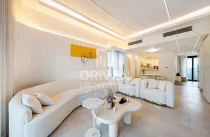 Apartment - 1 Bedroom - 2 Bathrooms for sale in SOL Bay - Business Bay - Dubai