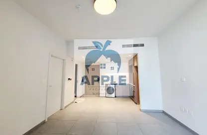 شقة - غرفة نوم - 2 حمامات للايجار في 2 الجادة - الجادة - الشارقة شقة - غرفة نوم - 2 حمامات للايجار في 2 الجادة - الجادة - الشارقة