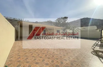 فيلا - 4 غرف نوم - 4 حمامات للايجار في الفجيرة وسط المدينة - الفجيرة