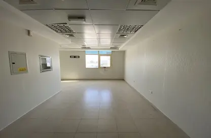 Empty Room image for: Office Space - Studio - 1 Bathroom for rent in Al Murabaa - Al Ain, Image 1