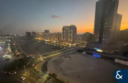 شقة - 2 غرف نوم - 3 حمامات للايجار في برج هيرا - مدينة دبي الرياضية - دبي