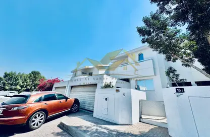 Villa - 4 Bedrooms - 5 Bathrooms for rent in Falcon Villas - Al Garhoud - Dubai
