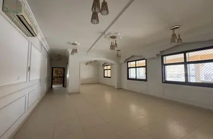 Apartment - 3 Bedrooms - 4 Bathrooms for rent in Al Dafeinah - Asharej - Al Ain