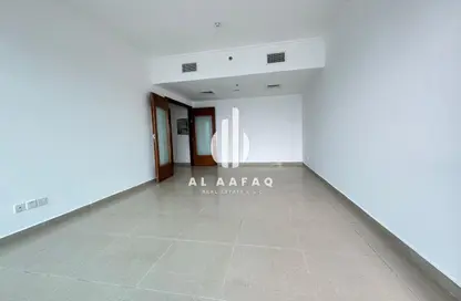 شقة - غرفة نوم - 2 حمامات للايجار في شارع التعاون - التعاون - الشارقة