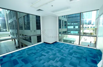 Empty Room image for: Office Space - Studio for rent in Bay Square Building 7 - Bay Square - Business Bay - Dubai, Image 1