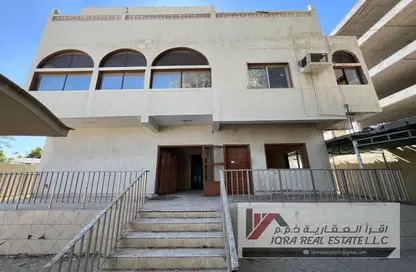عمارة بالكامل - استوديو - 8 حمامات للبيع في البستان - عجمان