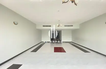 Apartment - 4 Bedrooms - 5 Bathrooms for rent in Al Majaz 1 - Al Majaz - Sharjah