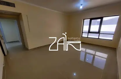شقة - 3 غرف نوم - 4 حمامات للايجار في شارع النجدة - أبوظبي