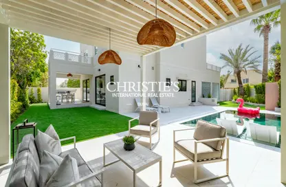 Villa - 5 Bedrooms - 7 Bathrooms for sale in Meadows 9 - Meadows - Dubai