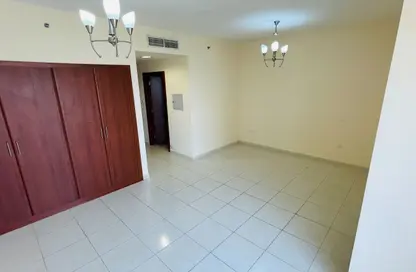 شقة - 1 حمام للايجار في 12B البحيرة - لاجون - ميناء العرب - راس الخيمة - رأس الخيمة