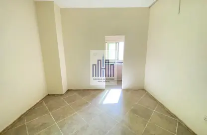 شقة - 1 حمام للايجار في طريق فاير ستاشن - مويلح - الشارقة شقة - 1 حمام للايجار في طريق فاير ستاشن - مويلح - الشارقة