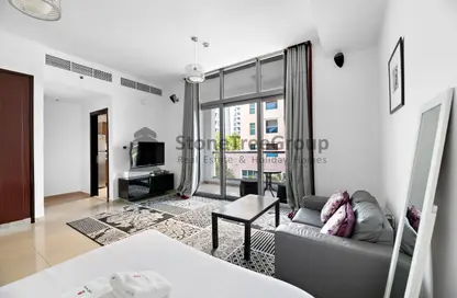 Living Room image for: Apartment - 1 Bathroom for rent in DEC Tower 1 - DEC Towers - Dubai Marina - Dubai, Image 1