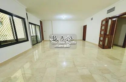 شقة - 3 غرف نوم - 3 حمامات للايجار في برج ليك فيو - شارع الكورنيش - أبوظبي