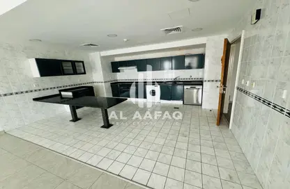 شقة - 2 غرف نوم - 3 حمامات للايجار في المجاز 3 - المجاز - الشارقة
