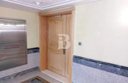 صورة لـ حمام مكتب - استوديو للايجار في مجمع الظبي السكني - خليفة بارك - الطريق الشرقي - أبوظبي ، صورة رقم 1