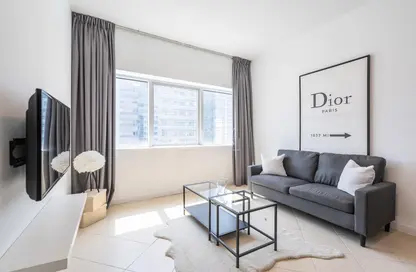 Living Room image for: Apartment - 1 Bedroom - 1 Bathroom for rent in Marina Diamond 3 - Marina Diamonds - Dubai Marina - Dubai, Image 1
