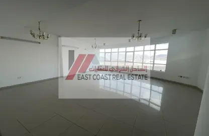 Empty Room image for: Apartment - 2 Bedrooms - 3 Bathrooms for rent in Downtown Fujairah - Fujairah, Image 1