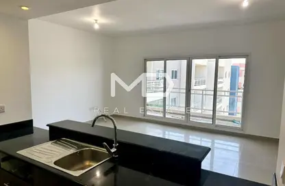 Apartment - 1 Bedroom - 2 Bathrooms for rent in Tower 1 - Al Reef Downtown - Al Reef - Abu Dhabi