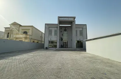 فيلا - 6 غرف نوم - 7 حمامات للايجار في مدينة الرياض - أبوظبي