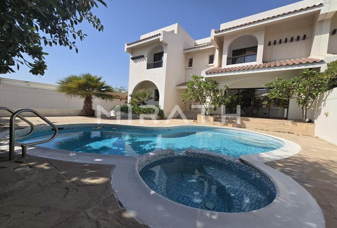 Villa - 4 Bedrooms - 5 Bathrooms for rent in Jumeirah 2 Villas - Jumeirah 2 - Jumeirah - Dubai