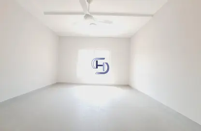 Apartment - 2 Bedrooms - 2 Bathrooms for rent in Muwailih Building - Muwaileh - Sharjah