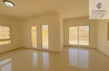 شقة - 2 غرف نوم - 4 حمامات للايجار في ياقوت - باب البحر - جزيرة المرجان - رأس الخيمة