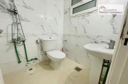 Bathroom image for: Apartment - 1 Bathroom for rent in Al Mushrif - Abu Dhabi, Image 1