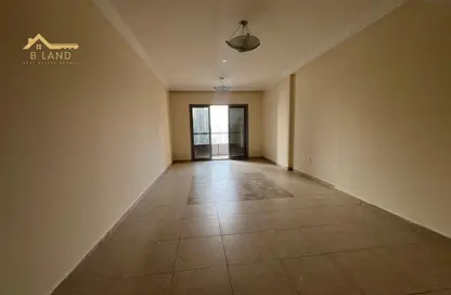 Apartment - 3 Bedrooms - 3 Bathrooms for rent in Al Khan Corniche - Al Khan - Sharjah